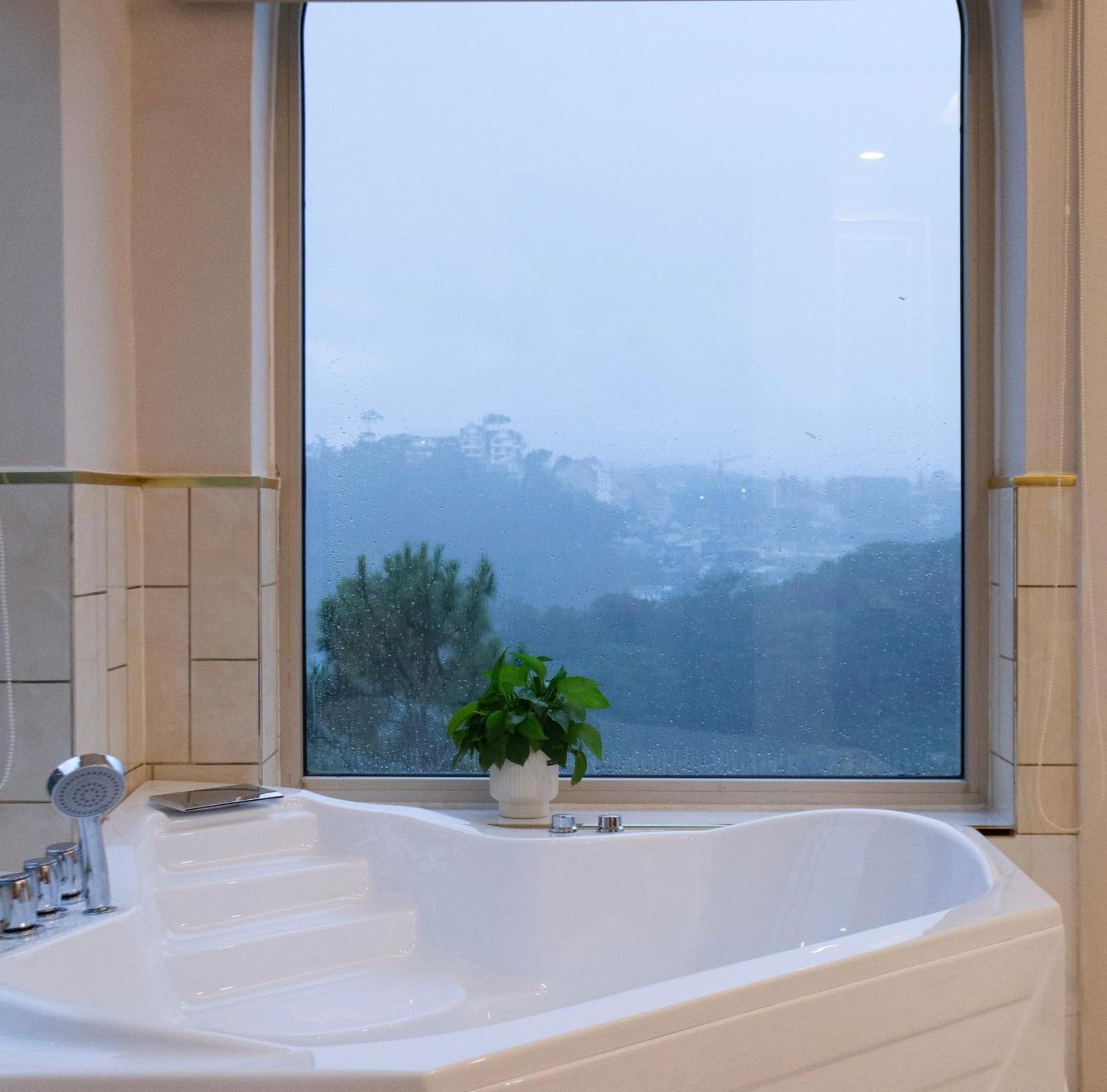 Hotel KháCh SạN Sunrise Dà LạT Da Lat Esterno foto